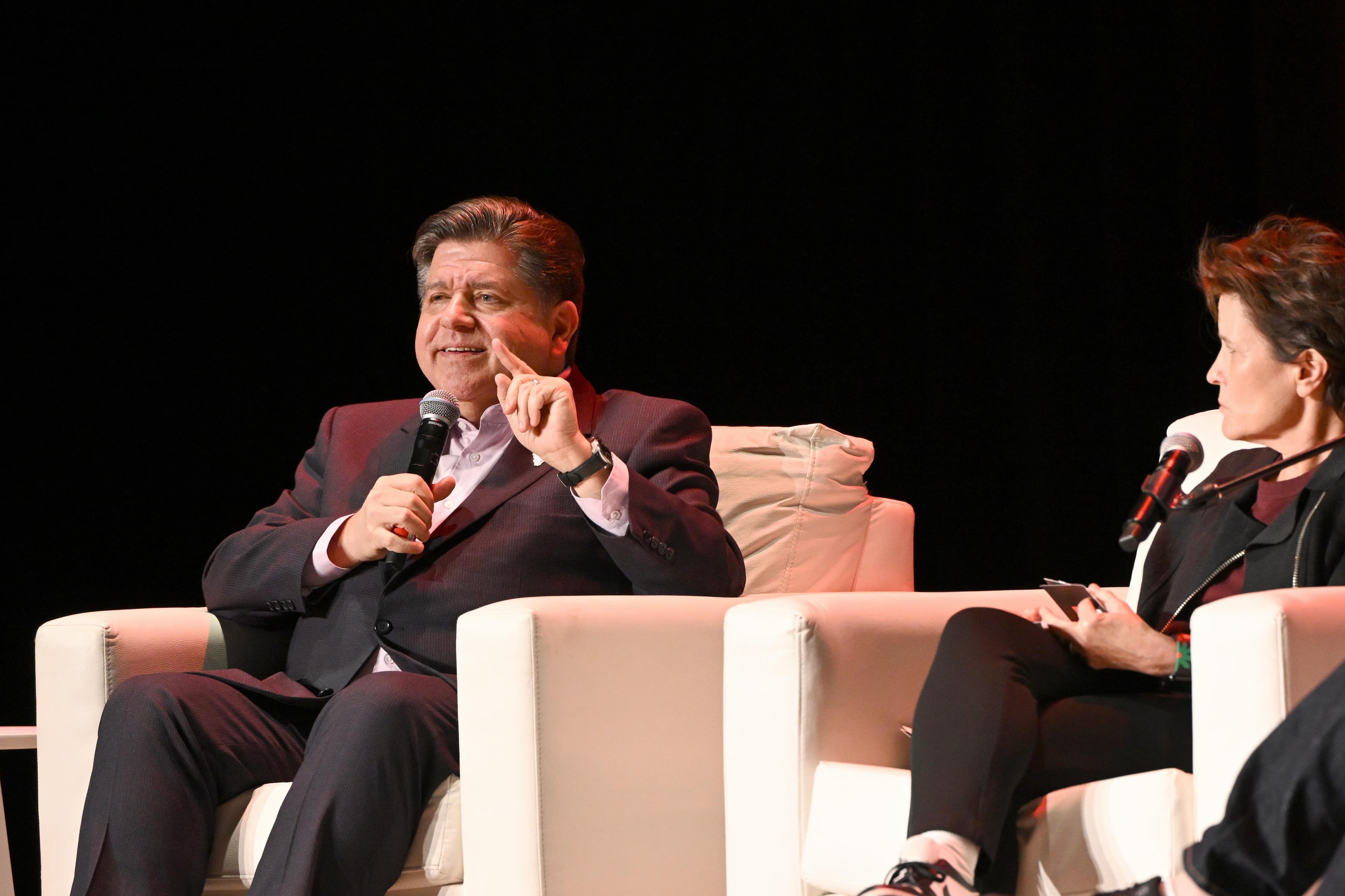 IL Governor Pritzker Signs Artificial Intelligence Safety Law