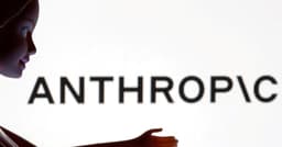 Anthropic Leads OpenAI in IPO Race, Valuation Near $1T
