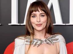 10 Bang Styles That Add Thickness and Texture to Fine Hair Types— ...