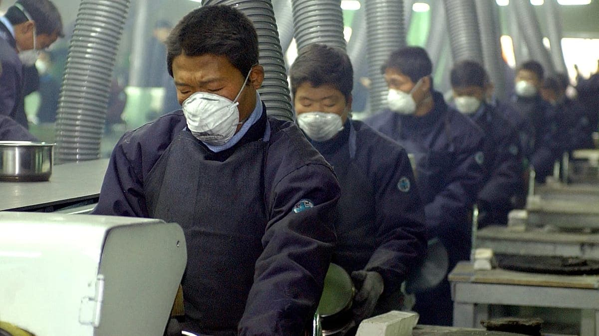 Russia recruiting up to 25000 North Koreans to assemble drones