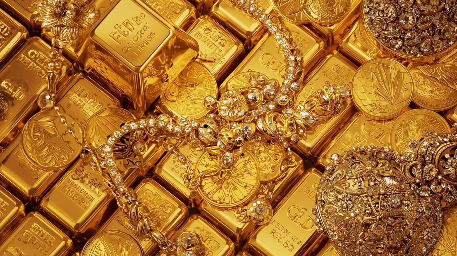 Gold tumbles as US blockade of Hormuz raises inflationary risks