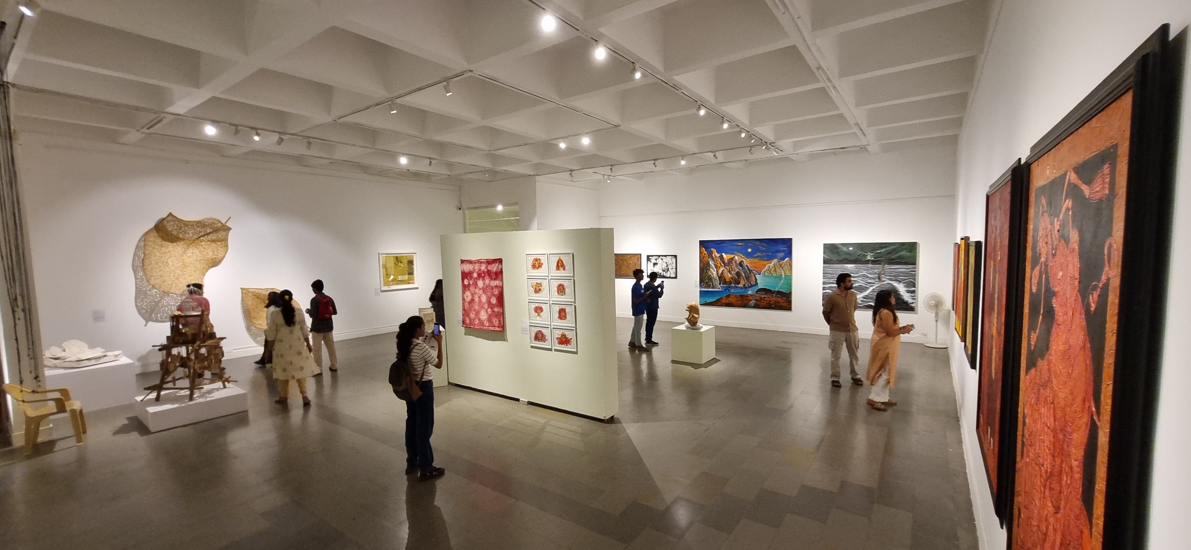 Periphery and centre: how this art exhibition explore news ...