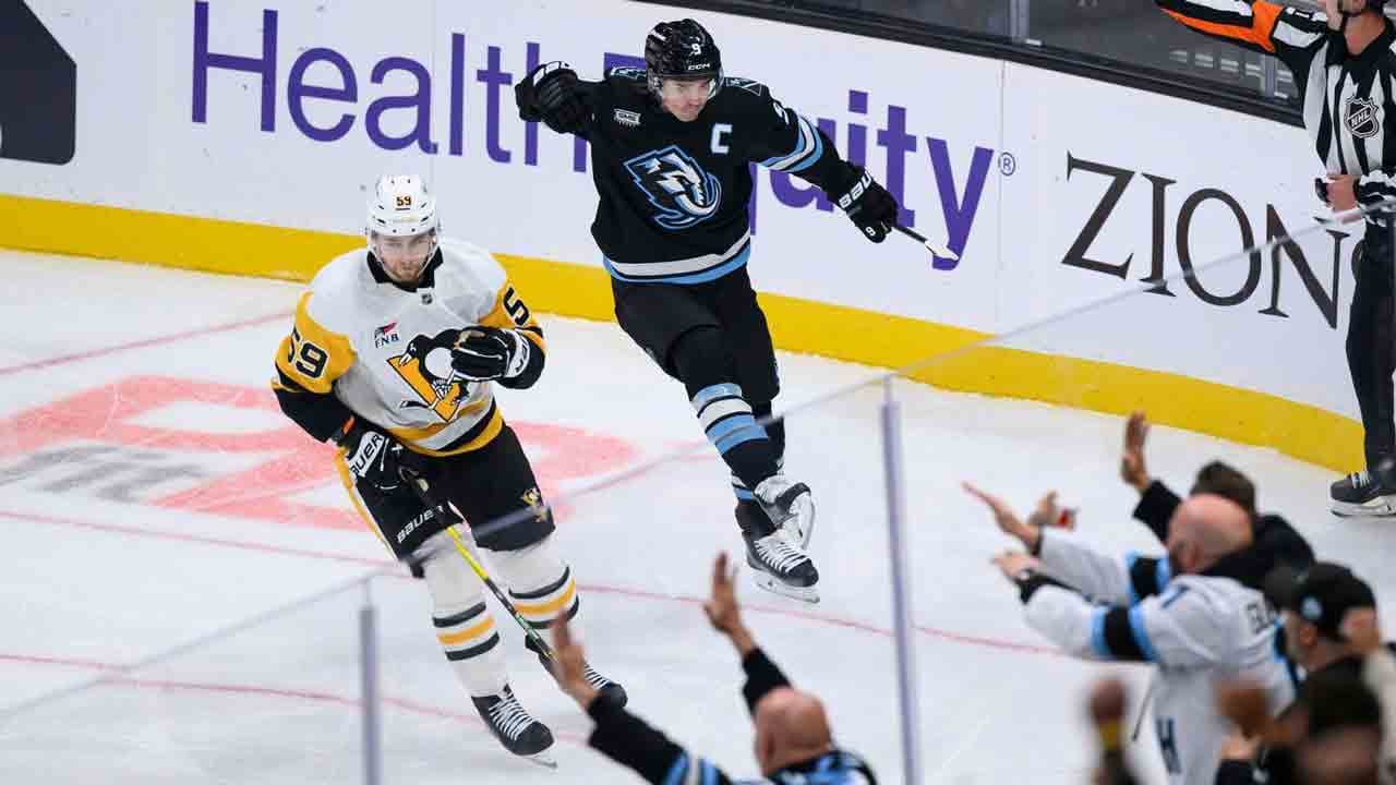 Mammoth hold off late charge to beat Penguins