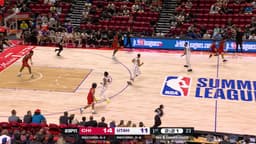 @chicagobulls: Caleb Wilson with the two-hand jam 😤

@CalebWilson2025 | #SeeRed https://t.co/dehDKiloYX