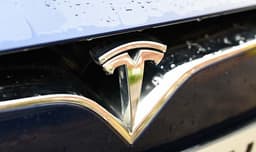 Tesla Software Release 2026.16.5