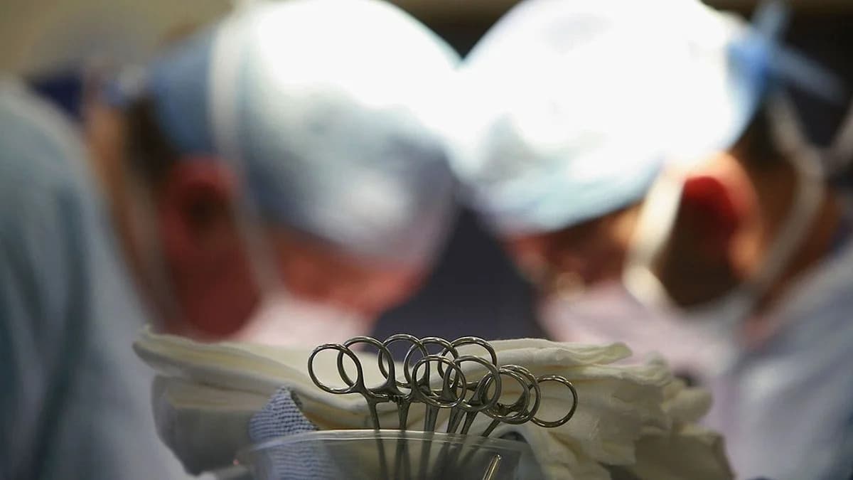 Whistleblower lawsuit says neurosurgeons left patients ...