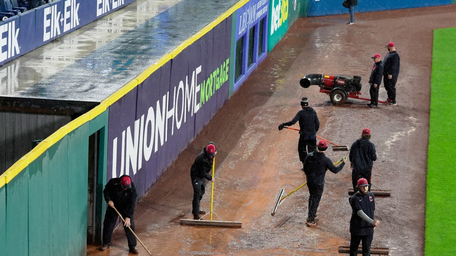 Reacting to Game 4 of the ALCS being postponed