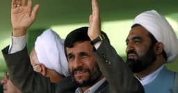 Report Claiming US and Israel Backed Ahmadinejad Escalates Iran War Debate