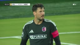 @MLS: Ibrahim Aliyu equalizes and the @HoustonDynamo are even in STL! https://t.co/I8NmSydqwy