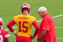 Chiefs Coach Eyes Mahomes' Footwork As Key To His ...