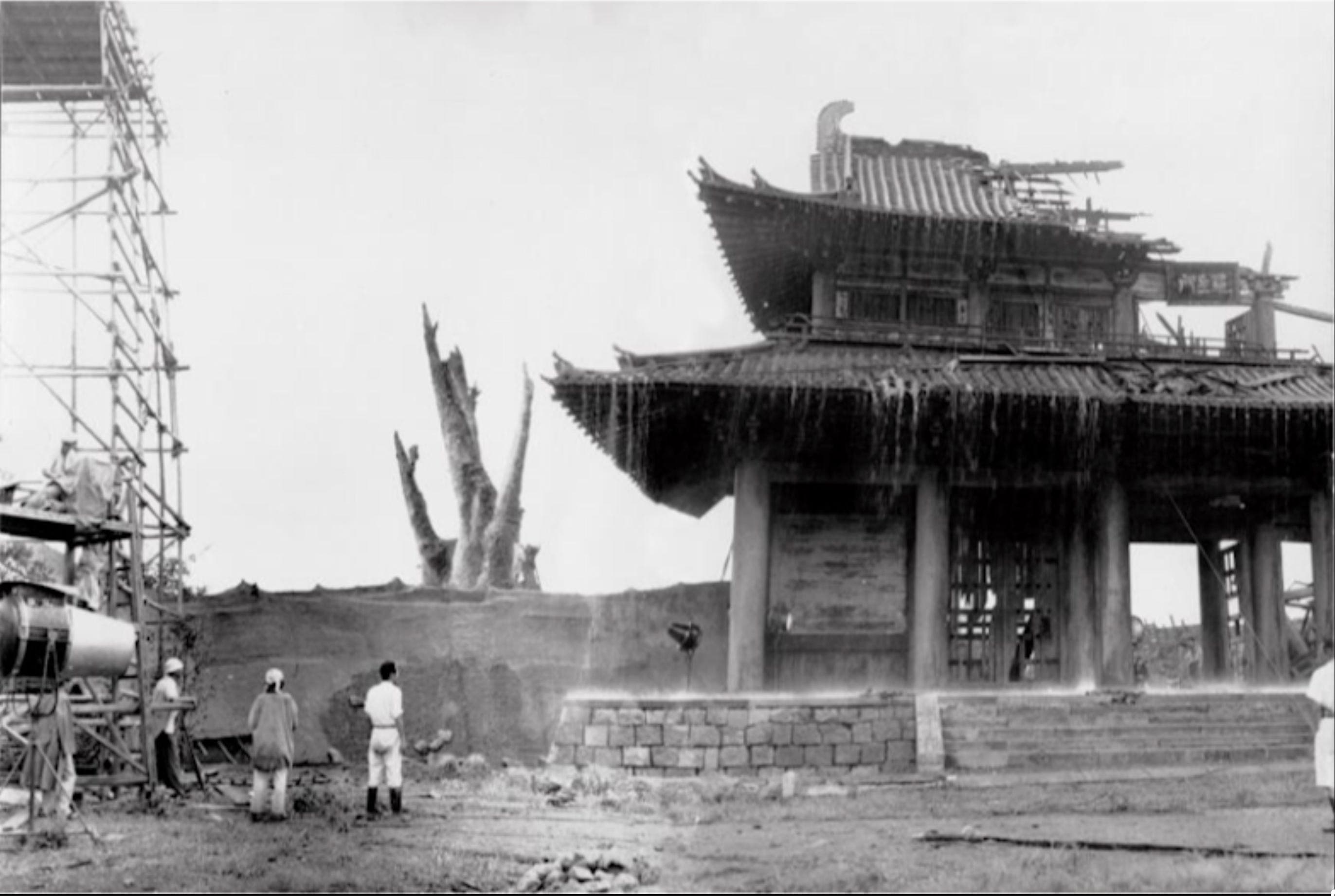 Rashomon-AI: Fear, Hype, & Platform Power? Or Broad-Based Productivity Gains Close Enough to Smell?