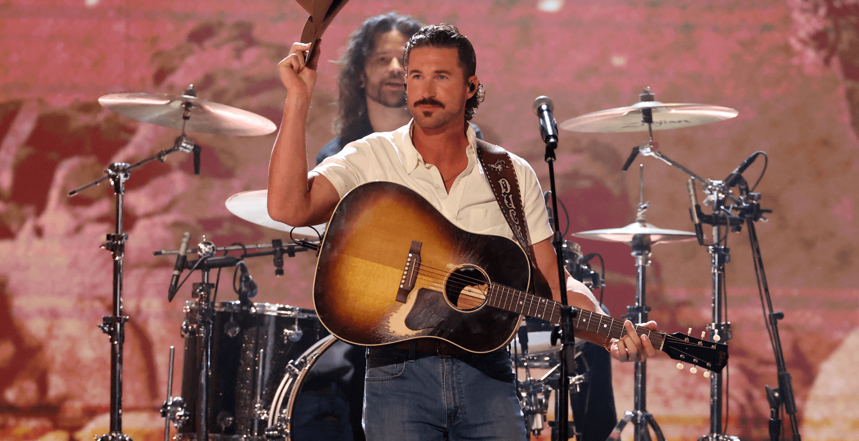 Country Singer Explains Why He Tries To Keep Shows Apolitical