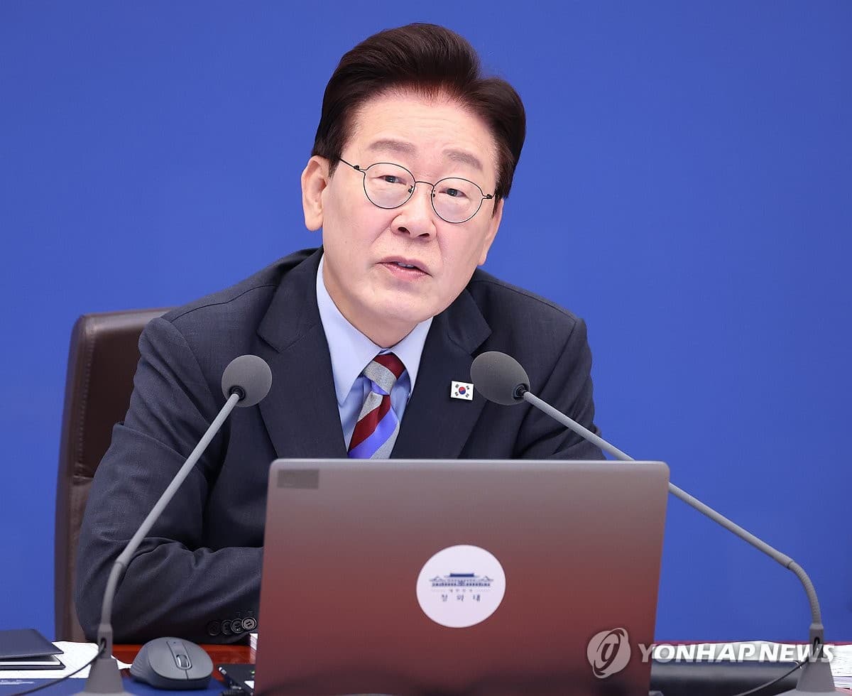 (LEAD) Lee calls for thorough probe into personal data ...