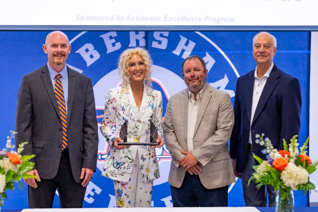 Habersham Central honors Little Big Town’s Kimberly Schlapman with lifetime achievement award