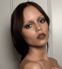 From Smudged Liner to Berry Lips: Master the Grunge Glam Trend for Spring Makeup 2026