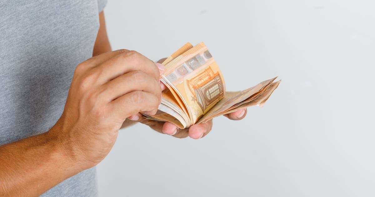 Hay 480 euros para amas de casa: ¿cómo solicitar la ayuda y cuáles son sus requisitos?