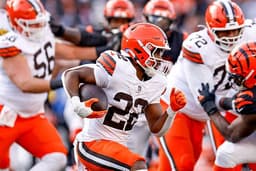 @AdamSchefter: Browns placed RB Dylan Sampson on injured reserve and signed RB Jaleel McLaughlin to their active ro...