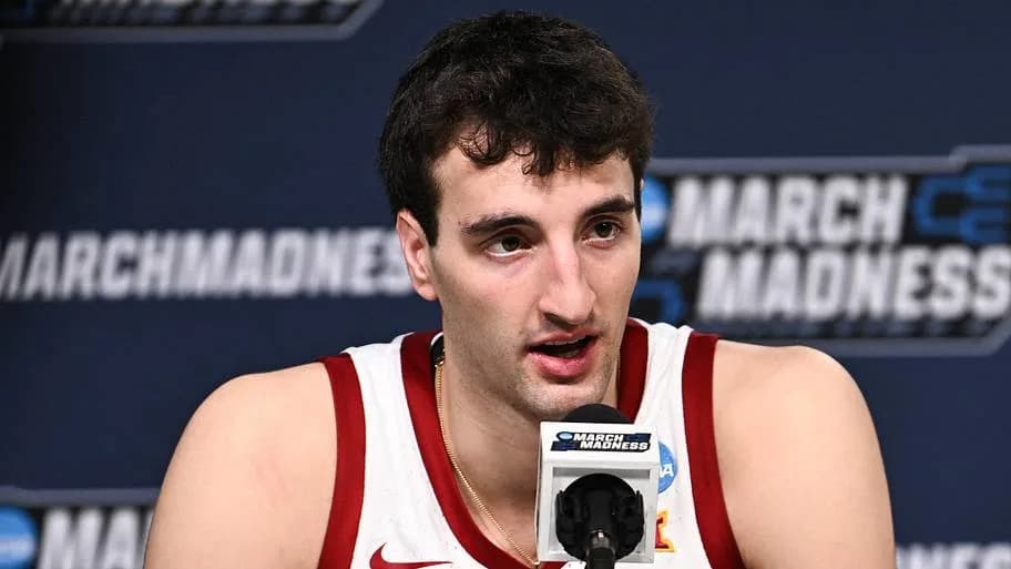 Kentucky's superstar shooter Milan Momcilovic is dealing with an ...