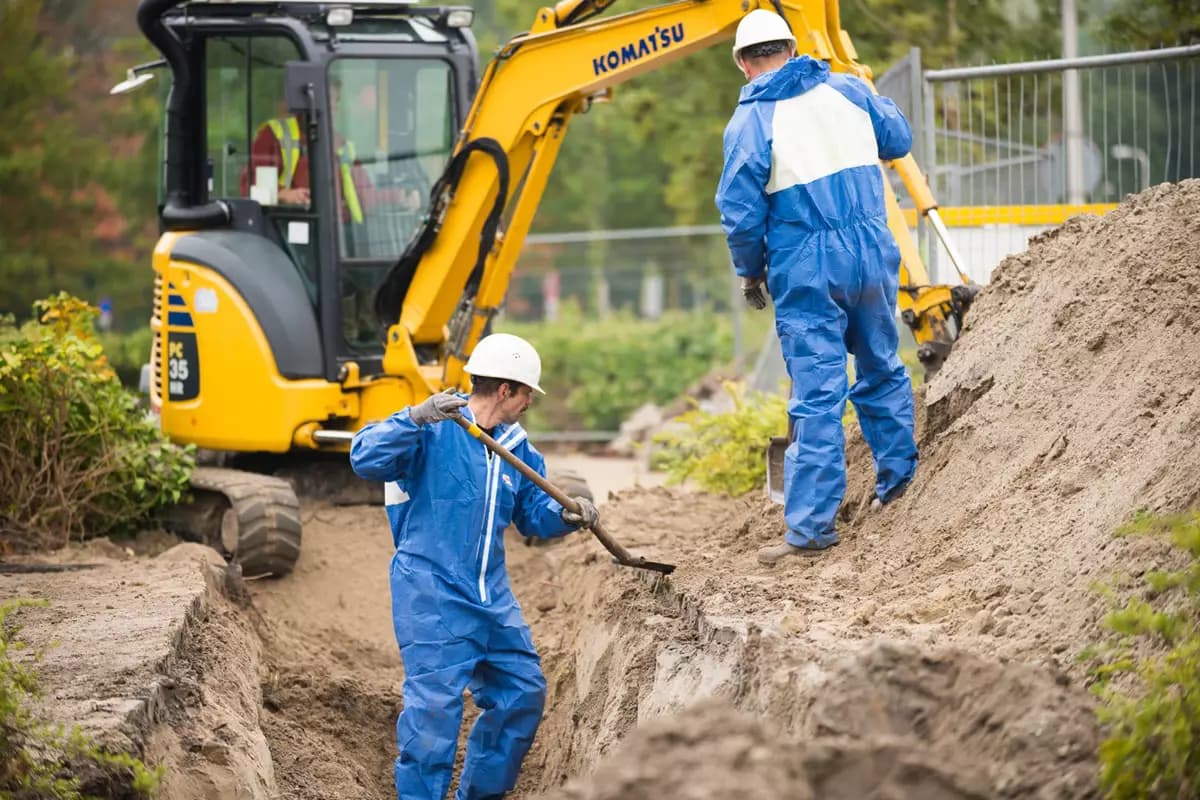 Nieuwe Arbowetgeving asbest heeft ook impact op graven, verwijderen en saneren van bodem en grond