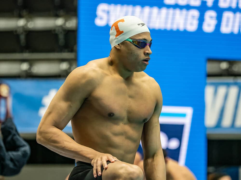 Report: Jordan Crooks Set to Return to Swimming