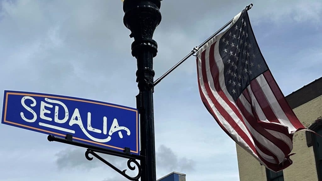 CROSSWALK SIGNALS APPROVED AT TWO SEDALIA INTERSECTIONS