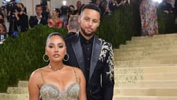 $150 billion mogul Warren Buffett teams up with Stephen and Ayesha Curry for famous charity lunch | Hindustan Times