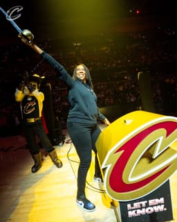 @WNBA reposted: 🌊A legendary legacy continues.

#LetEmKnow | #HearTheCall https://t.co/HiUYscBNK...