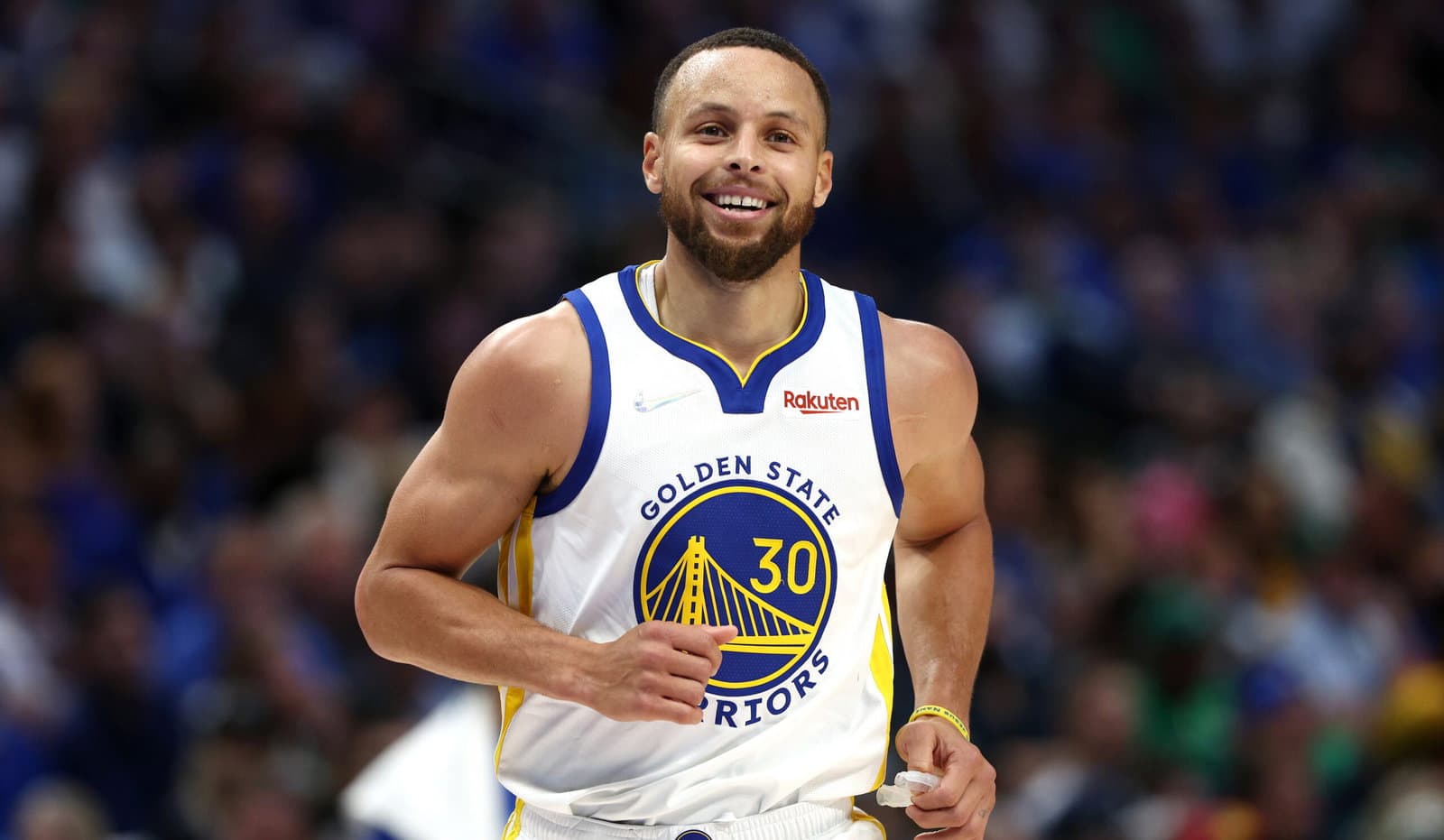 Steph Curry’s $400M Li-Ning Deal Redefines The Sports Business Empire