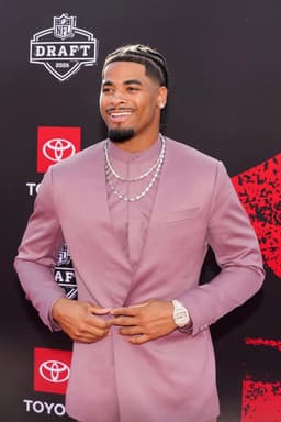 Chiefs Give Update On New Cornerback's Health As Camp ...
