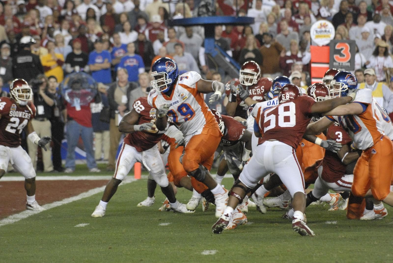 Ryan Clady to Raise Blue Chaos Flag Before Pac-12 Opener