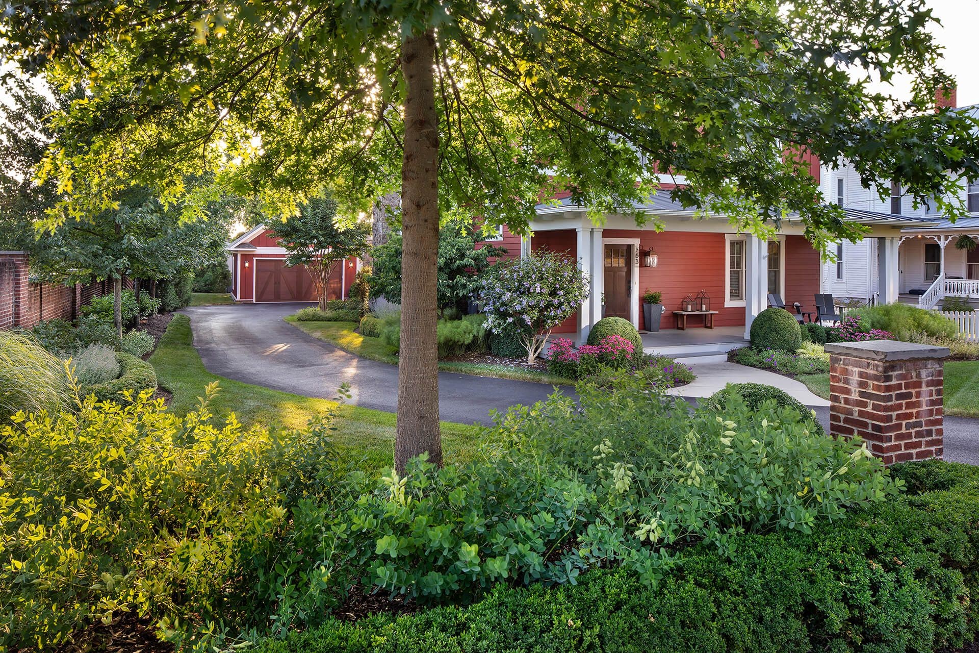 A "Little Gem" Landscape in Historic Herndon - Surrounds Landscaping