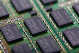 Can a $25B Investment Surge Sustain Micron’s 20% AI Memory Grab? | Trefis
