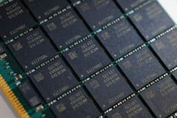 Chip Stock Bulls Count on Samsung to Soothe AI Trade ...