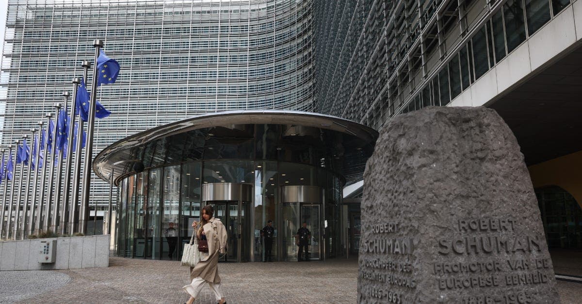 EU AI Transparency Rules Take Effect With New Labels for Bots and Deepfakes