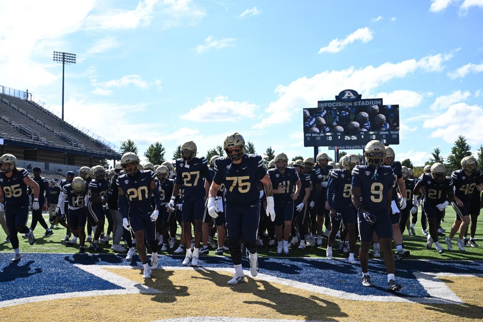 Football Welcomes Eastern Michigan For Homecoming ...