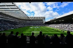 Former EPL Chief Executive Predicts Busy Transfer Week ...