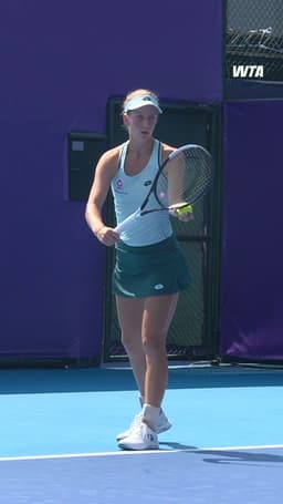 @WTA: Full of confidence 🔥

Sinja Kraus is fighting hard against Udvardy in Guangzhou.

#GuangzhouOpen htt...