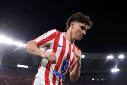 Barcelona target Alvarez 'explodes' at Atlético Madrid