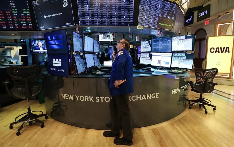 Experts urge diversification as inflation and geopolitics rattle markets