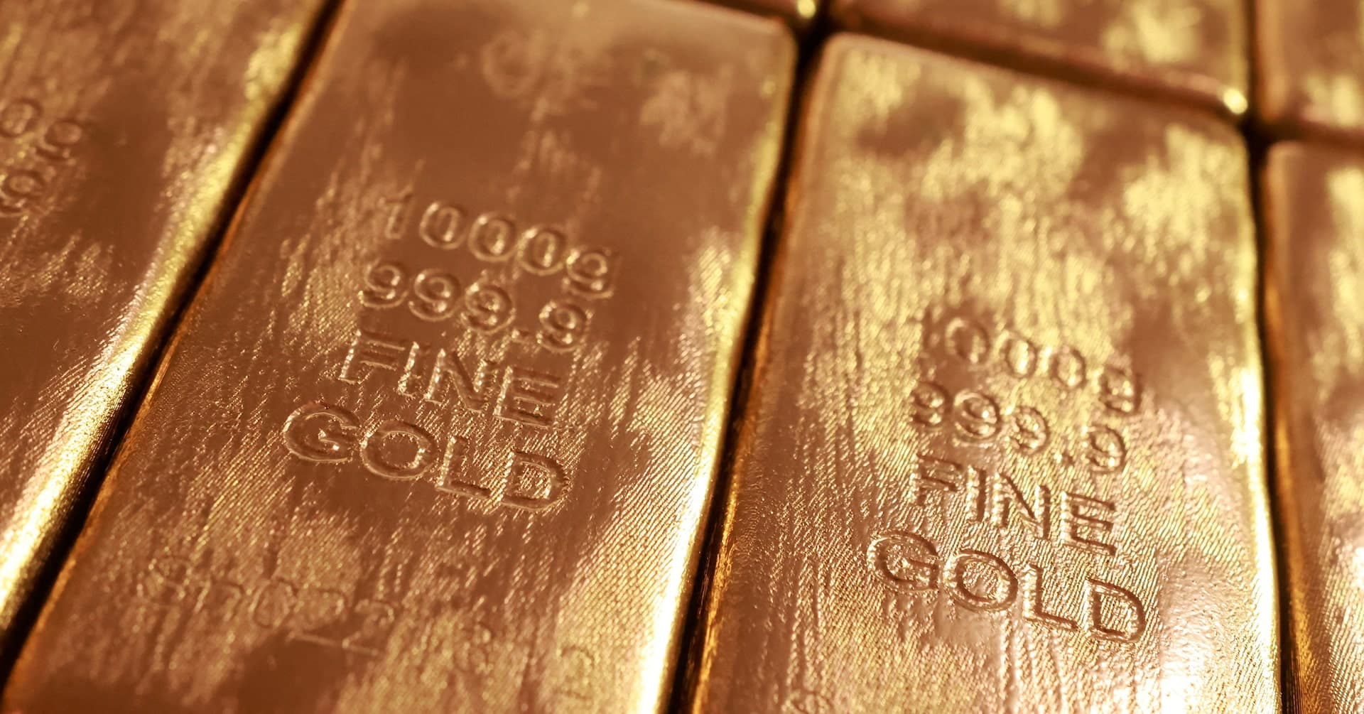 Why gold beat the Dow in a milestone race | Reuters