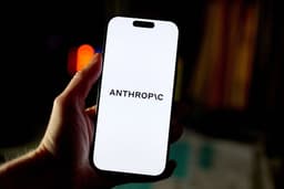 Apple, Amazon Gain Early Access to Anthropic’s Powerful Mythos AI System - Bloomberg