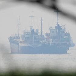 US launches fresh strikes on Iran - Global News Podcast