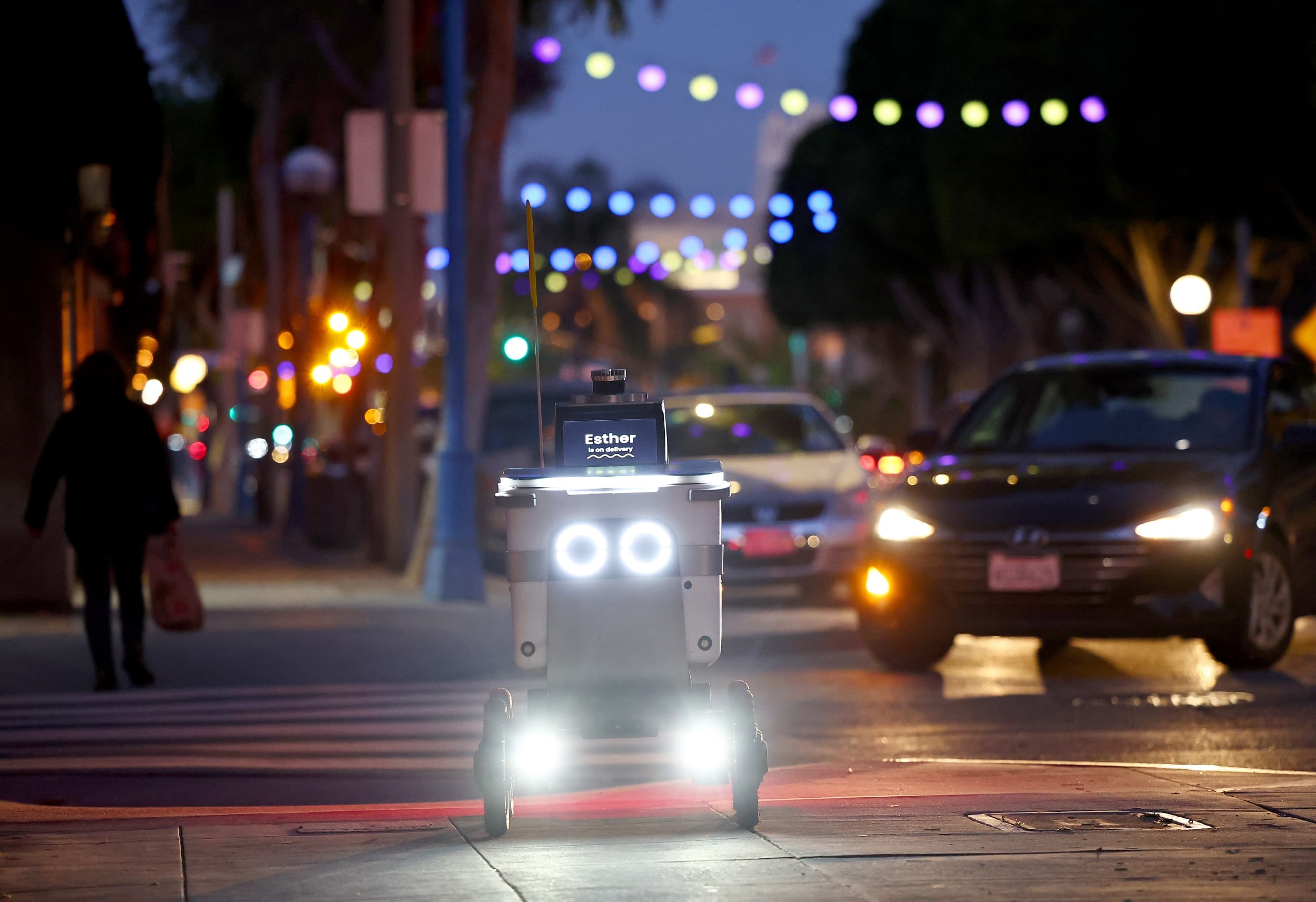 Open Source Robotics Model MolmoAct2: Ai2 Beats π0.5, Releases 720-Hour Bimanual Dataset