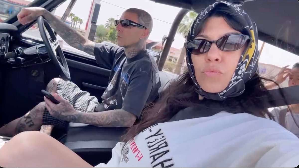 Video: Kourtney Kardashian arrives to Travis Barker's Coachella set | Daily Mail Online