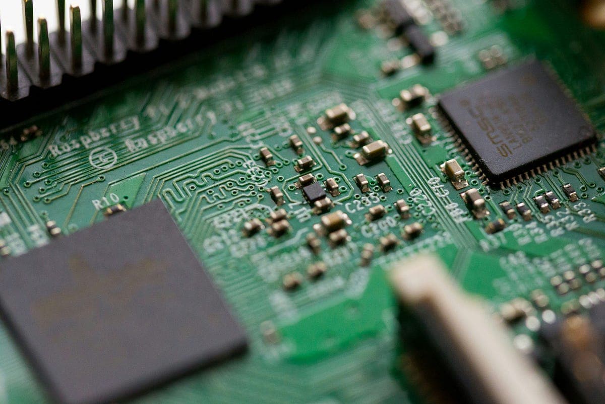 Apple Lobbies Washington for Chips It Can Already Buy