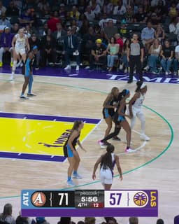 @LASparks: Nneka is cooking up something special tonight. 🔥

@nnekaogwumike x @WNBA https://t.co/TPwlVxGwuD