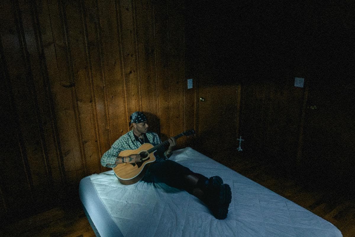 SCARLET HOUSE RELEASES INTIMATE NEW SINGLE ...