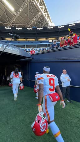@NFL: Kenneth Walker back in Seattle 🙌

KCvsSEA on NBC/Peacock
Stream on @NFLPlus https://t.co/5Mbjmlncih