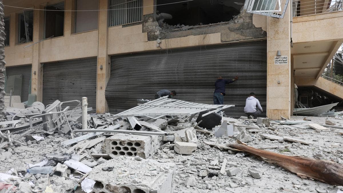 
	Iran-Israel war LIVE: Israel military says air defences responding to Iranian missiles - The Hindu
