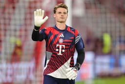Bayern Munich's Jonas Urbig earns call-up to the German national ...